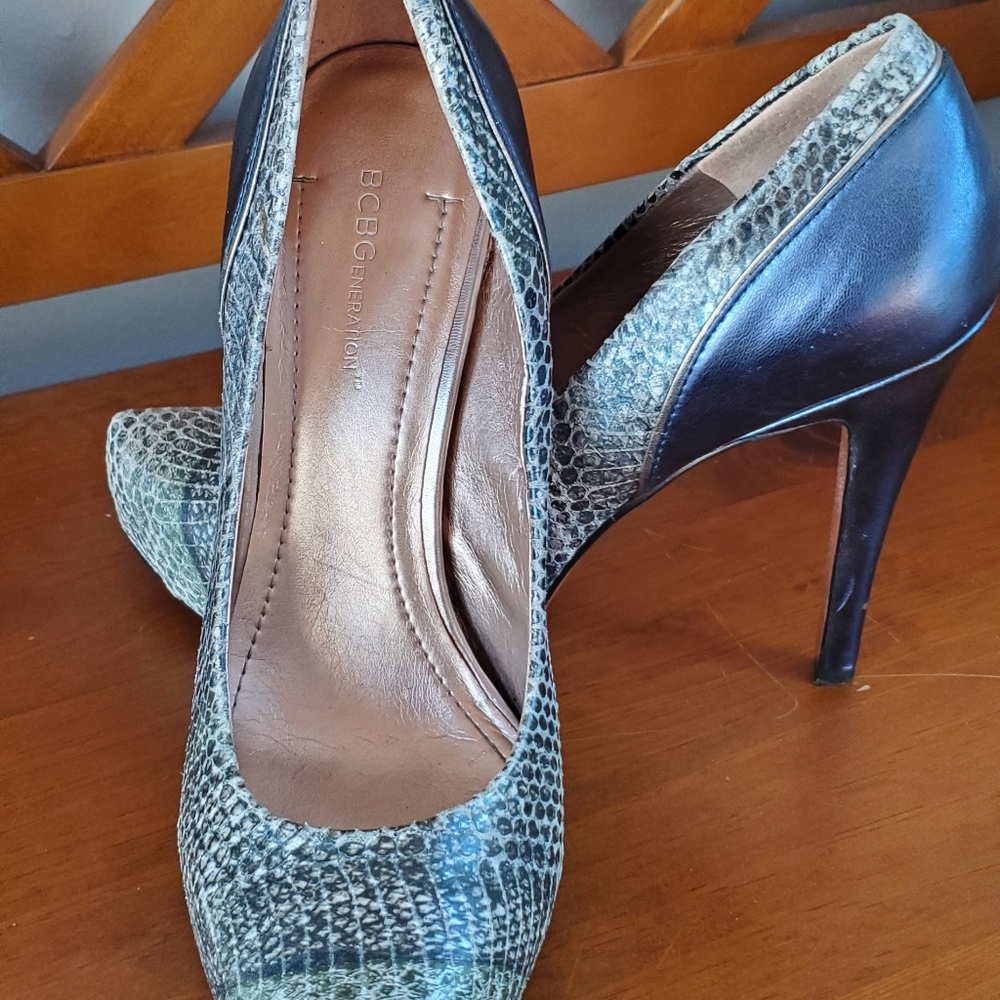 Bcbgeneration Snakeskin Print Platform Heels Blue… - image 2